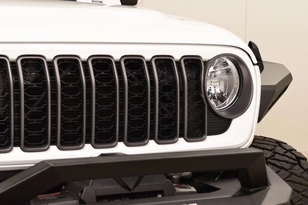 2024 Jeep JT Gladiator - Image 9 of 31