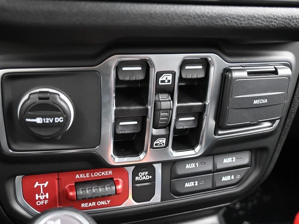 2024 Jeep JT Gladiator - Image 18 of 21