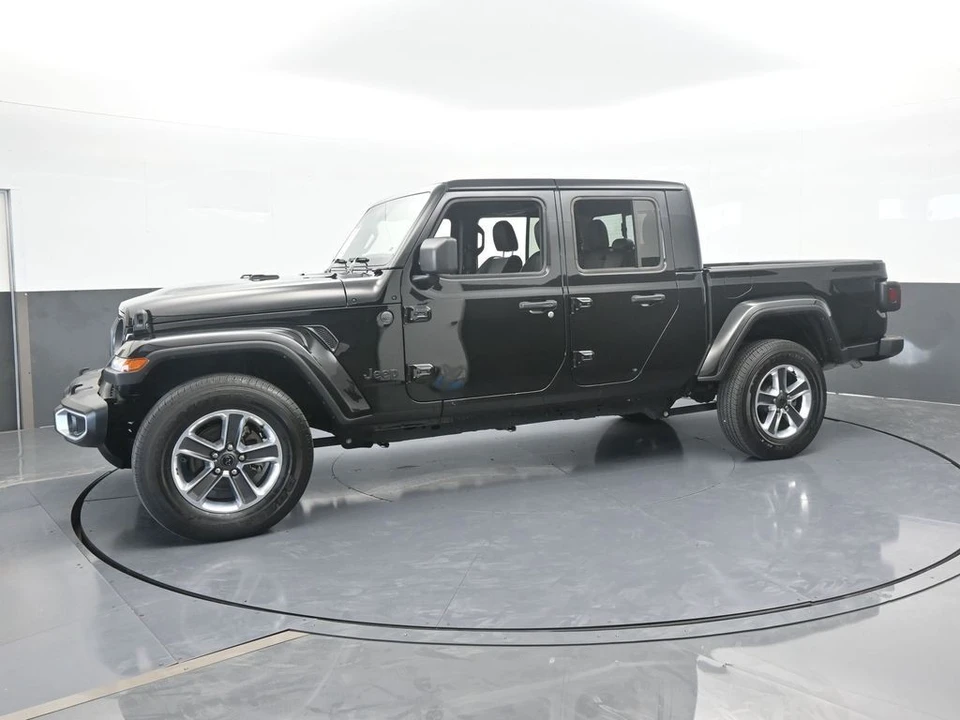 2024 Jeep JT Gladiator - Image 2 of 21