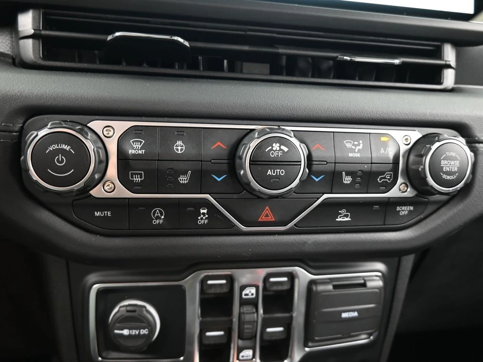 2024 Jeep JT Gladiator - Image 22 of 31