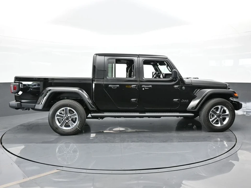 2024 Jeep JT Gladiator - Image 7 of 12