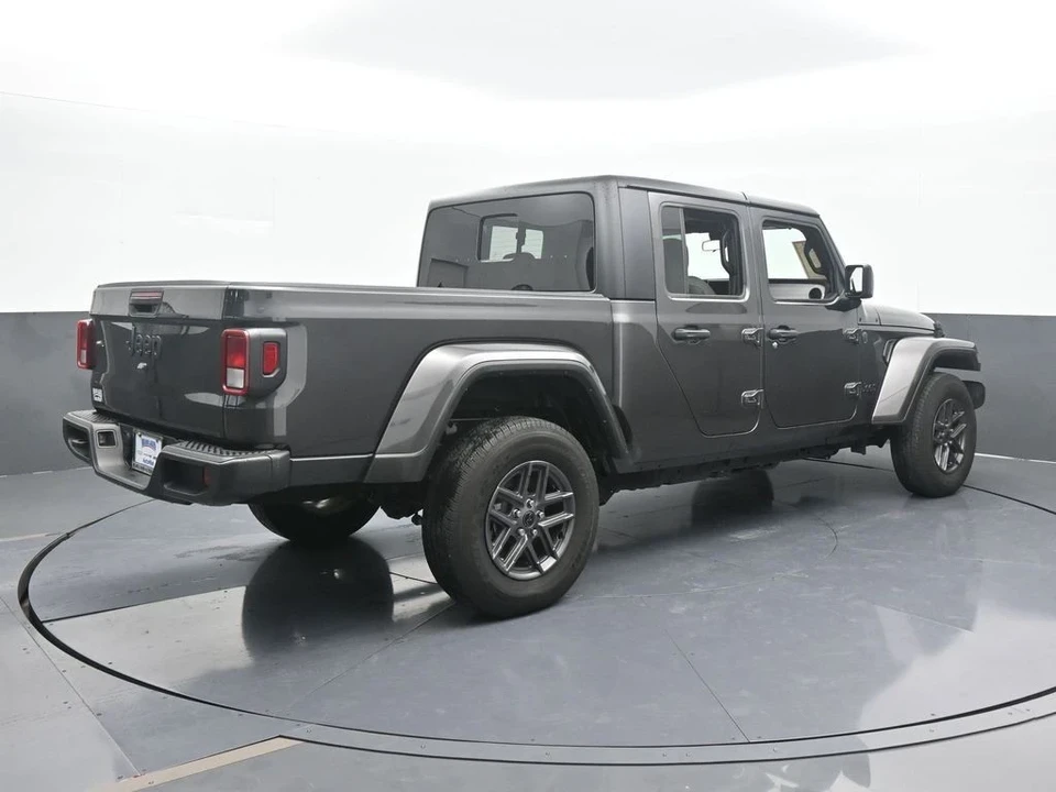 2024 Jeep JT Gladiator - Image 6 of 12