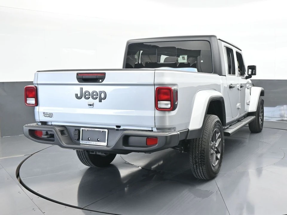 2024 Jeep JT Gladiator - Image 5 of 12