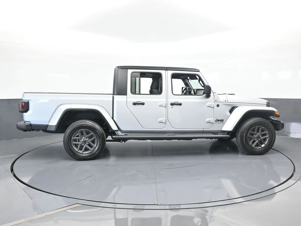 2024 Jeep JT Gladiator - Image 7 of 12