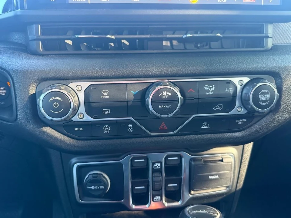 2024 Jeep JT Gladiator - Image 16 of 29
