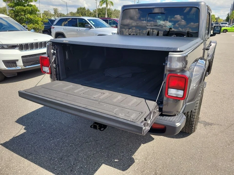 2024 Jeep JT Gladiator - Image 7 of 12
