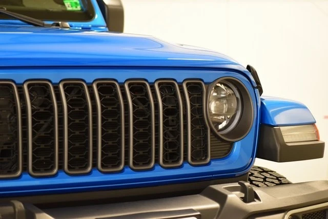 2024 Jeep JT Gladiator - Image 11 of 12