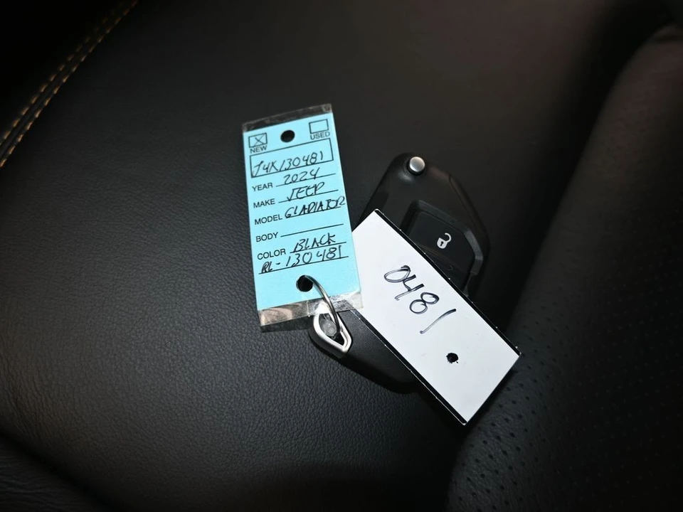 2024 Jeep JT Gladiator - Image 15 of 21