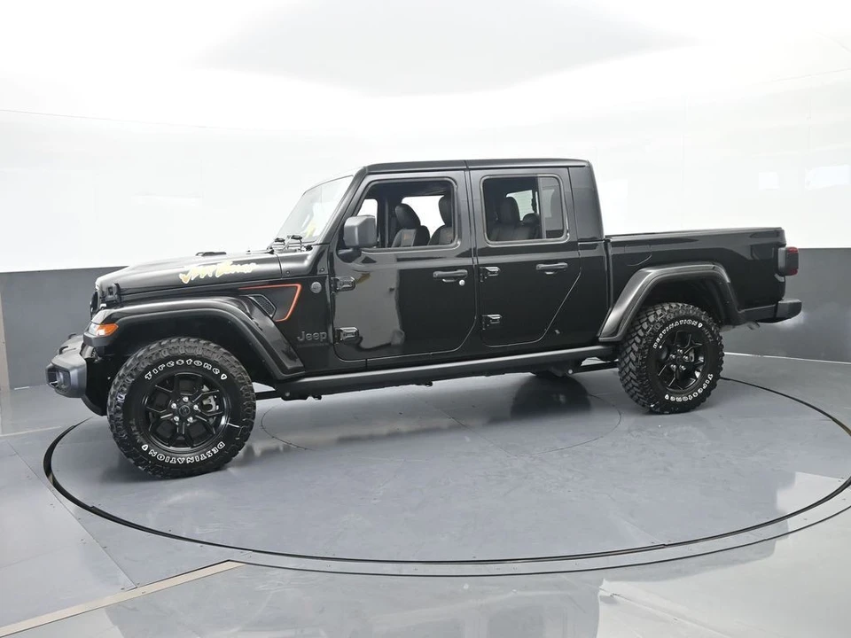 2024 Jeep JT Gladiator - Image 2 of 31