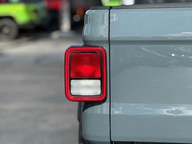 2024 Jeep JT Gladiator - Image 8 of 12