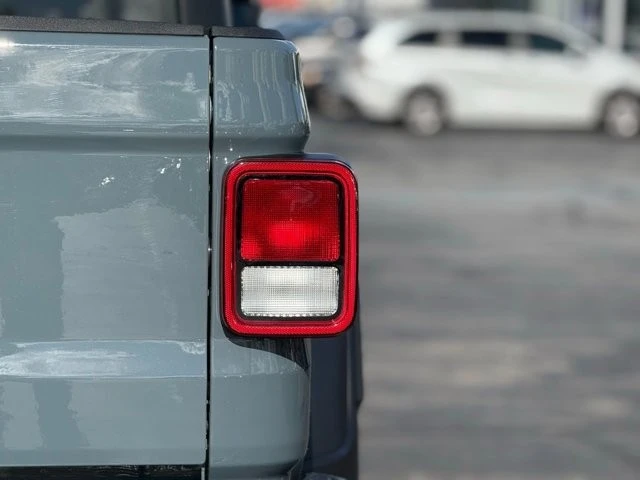 2024 Jeep JT Gladiator - Image 10 of 12