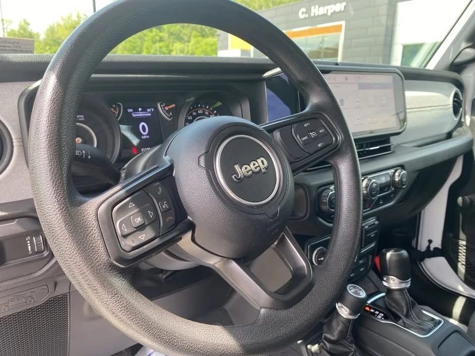 2024 Jeep JT Gladiator - Image 18 of 19