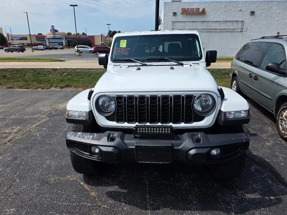 2024 Jeep JT Gladiator - Image 2 of 5