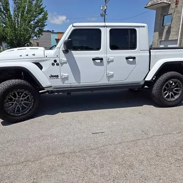 2024 Jeep Gladiator Sport