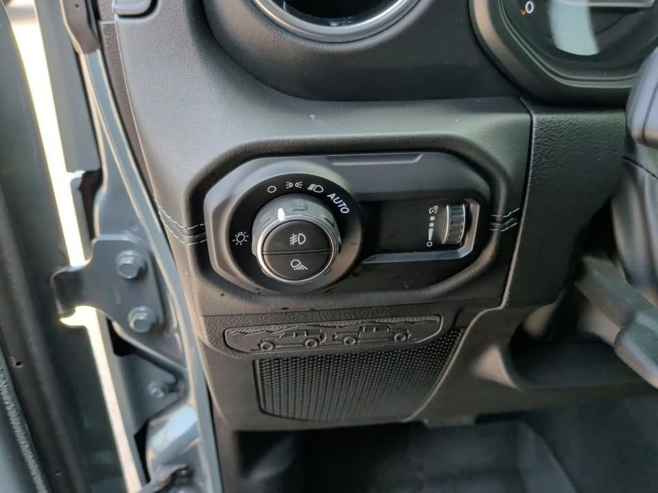 2024 Jeep JT Gladiator - Image 11 of 16