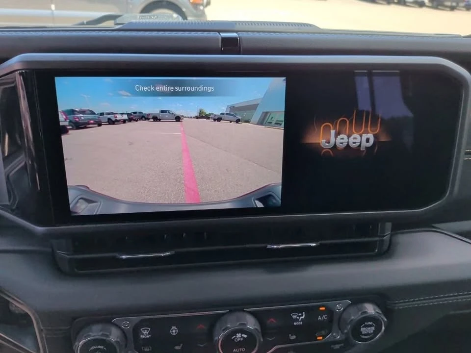 2024 Jeep JT Gladiator - Image 18 of 19