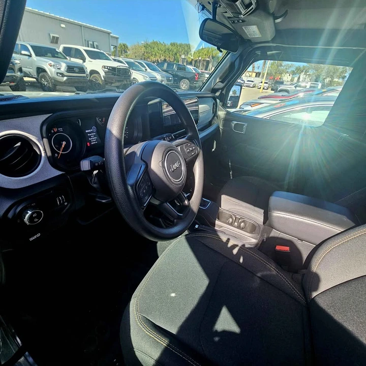 2024 Jeep JT Gladiator - Image 5 of 7