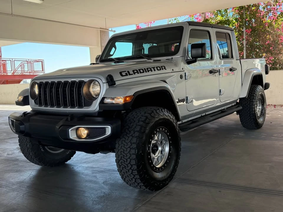 2024 Jeep JT Gladiator - Image 2 of 8