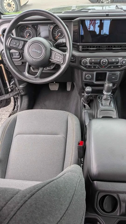 2024 Jeep JT Gladiator - Image 7 of 10