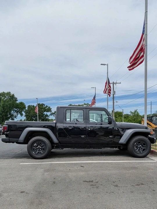 2024 Jeep JT Gladiator - Image 5 of 10