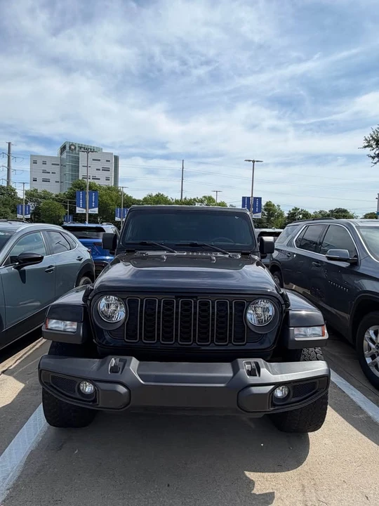 2024 Jeep JT Gladiator - Image 2 of 7