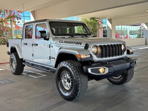2024 Jeep Gladiator Sport