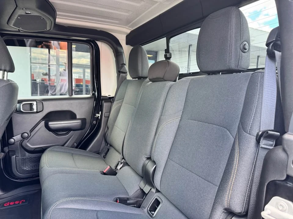 2024 Jeep JT Gladiator - Image 15 of 20