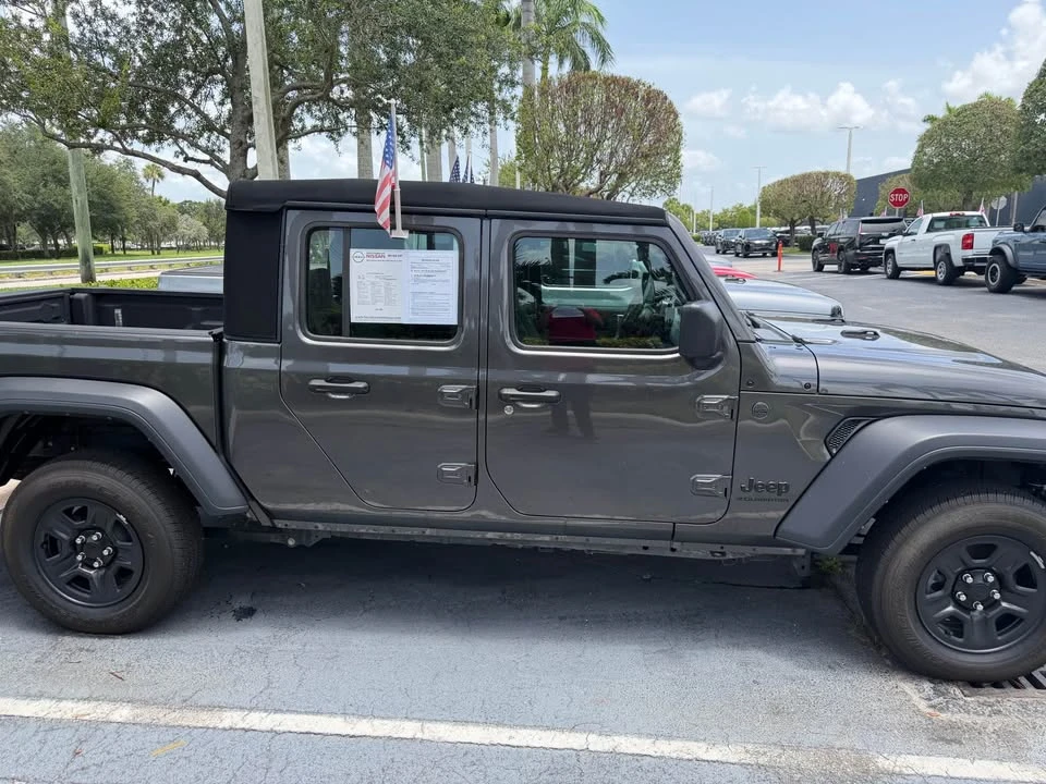 2024 Jeep JT Gladiator - Image 2 of 4