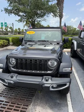 2024 Jeep Gladiator Sport Pickup 4D 5 ft