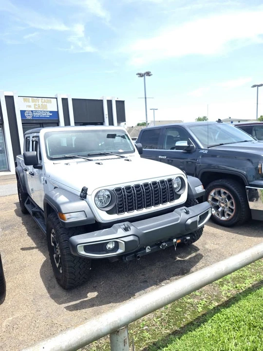 2024 Jeep JT Gladiator - Image 2 of 4