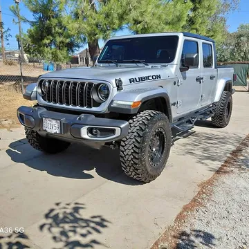 2024 Jeep Gladiator Sport Pickup 4D 5 ft