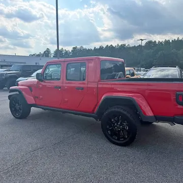 2024 Jeep Gladiator Sport Pickup 4D 5 ft