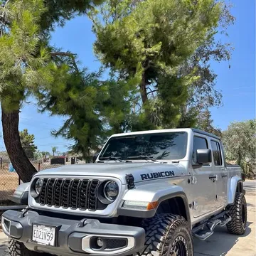 2024 Jeep Gladiator Sport Pickup 4D 5 ft