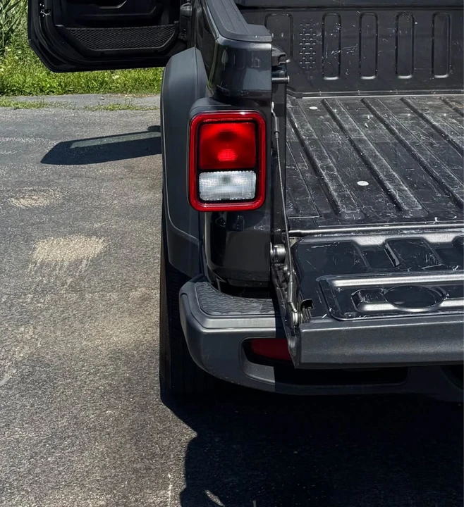 2024 Jeep JT Gladiator - Image 6 of 11