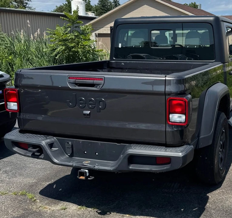 2024 Jeep JT Gladiator - Image 9 of 11
