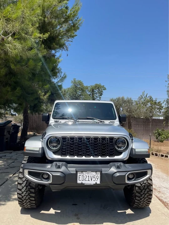 2024 Jeep JT Gladiator - Image 5 of 11