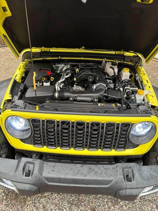 2024 Jeep JT Gladiator - Image 10 of 12