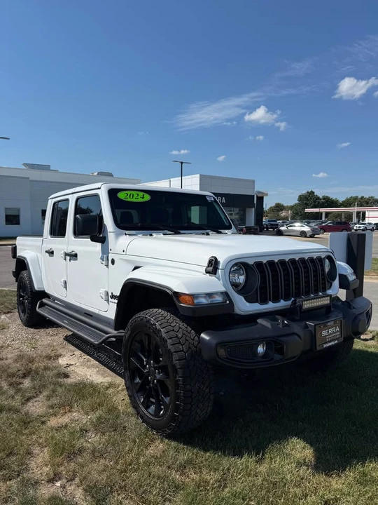 2024 Jeep JT Gladiator - Image 2 of 7