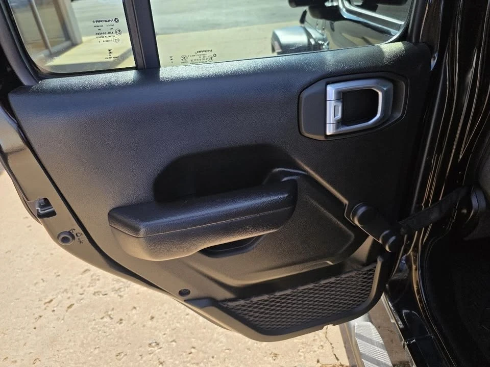 2024 Jeep JT Gladiator - Image 19 of 20