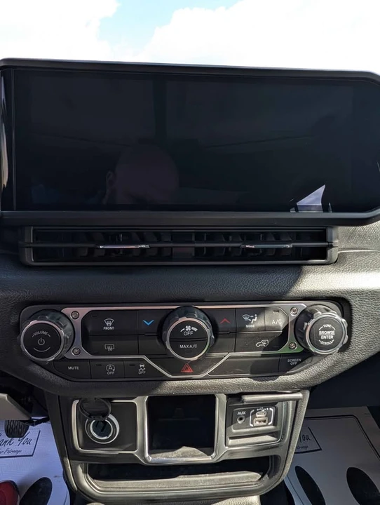 2024 Jeep JT Gladiator - Image 16 of 18