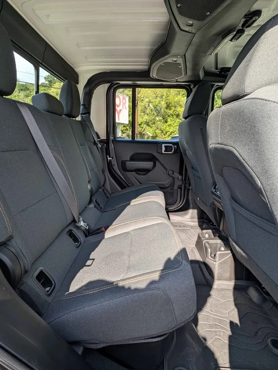 2024 Jeep JT Gladiator - Image 11 of 18
