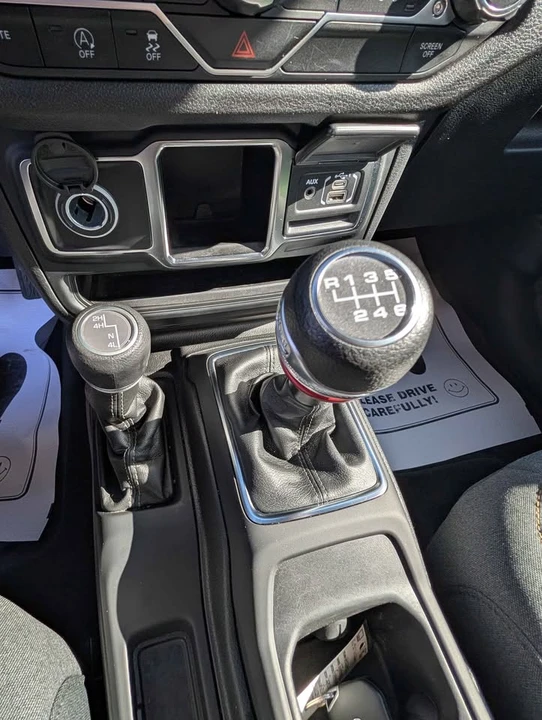 2024 Jeep JT Gladiator - Image 15 of 18