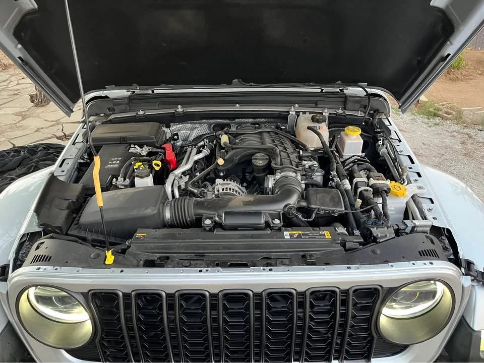 2024 Jeep JT Gladiator - Image 12 of 13