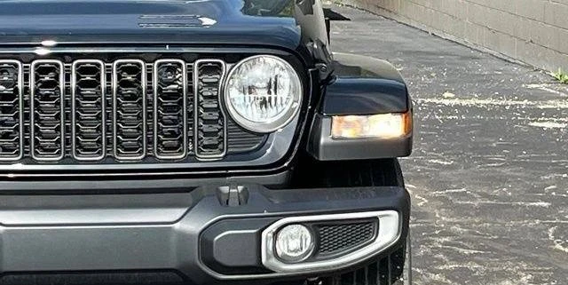 2024 Jeep JT Gladiator - Image 13 of 20