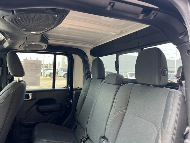 2024 Jeep JT Gladiator - Image 15 of 16