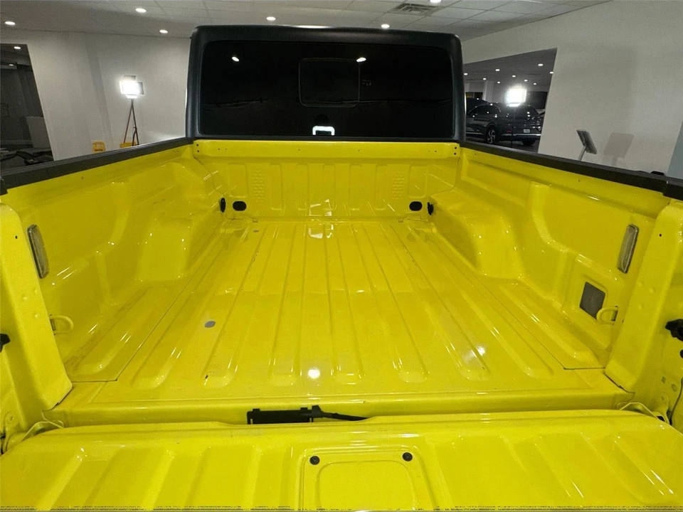 2024 Jeep JT Gladiator - Image 17 of 31