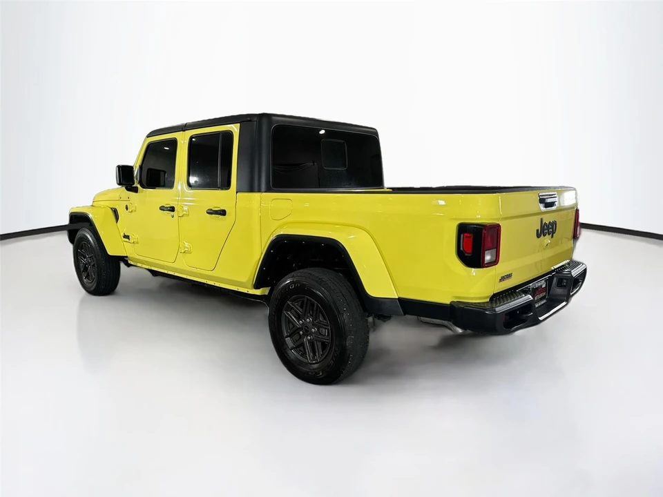 2024 Jeep JT Gladiator - Image 28 of 31