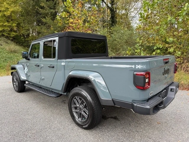 2024 Jeep JT Gladiator - Image 10 of 12