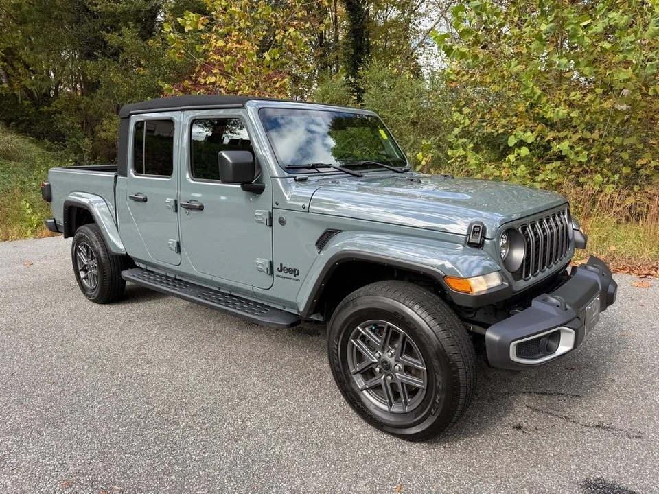 2024 Jeep JT Gladiator - Image 4 of 12
