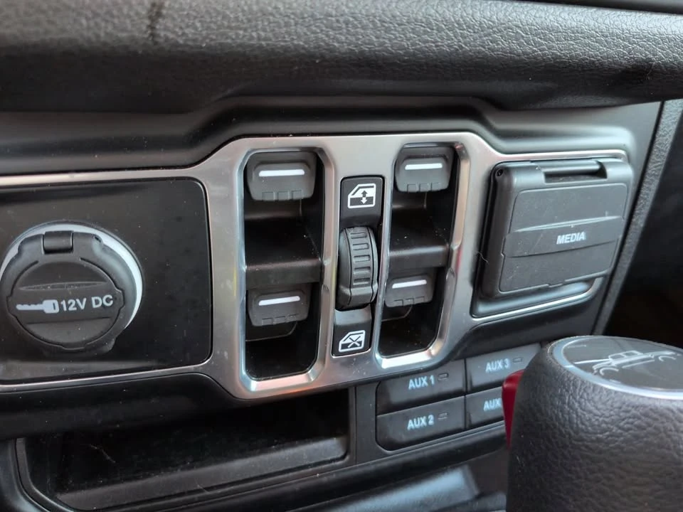 2024 Jeep JT Gladiator - Image 12 of 13